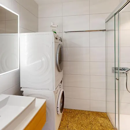 Homestay Ueber Den Daecher Von *