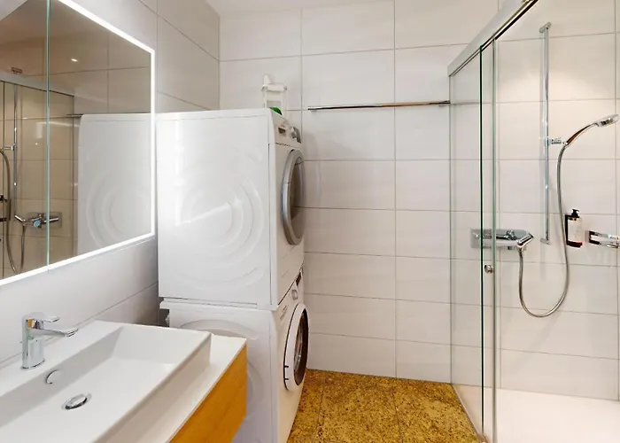 홈스테이 Ueber Den Daecher Von *